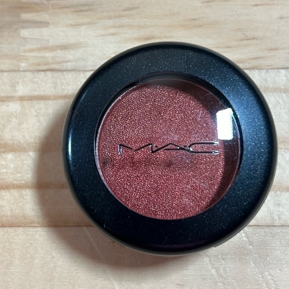 REGULAR “Coppering” MAC Eyeshadow/Veluxe Pearl - Picture 3 of 5
